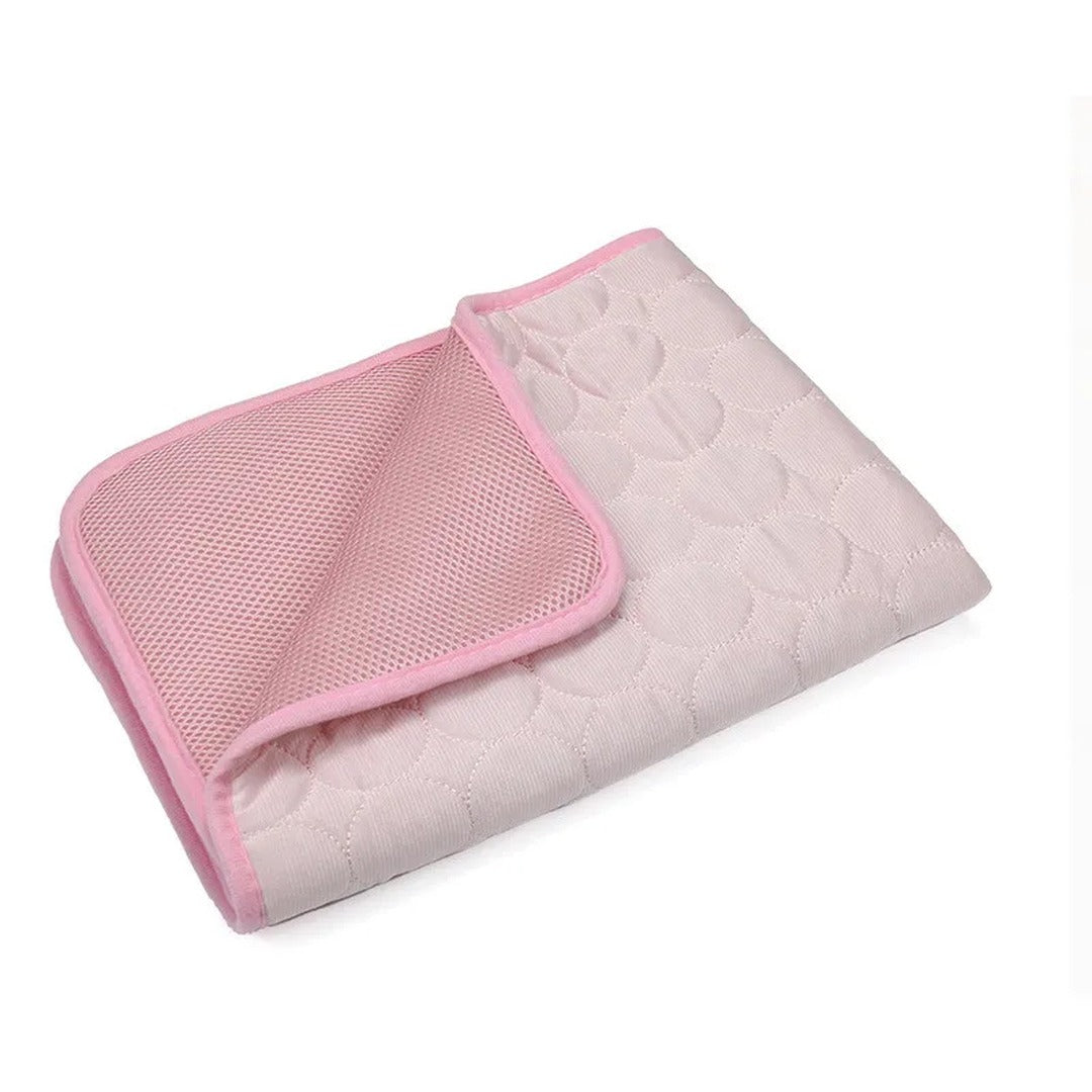 Tapete gelado rosa dobrado mostrando a tela de trás